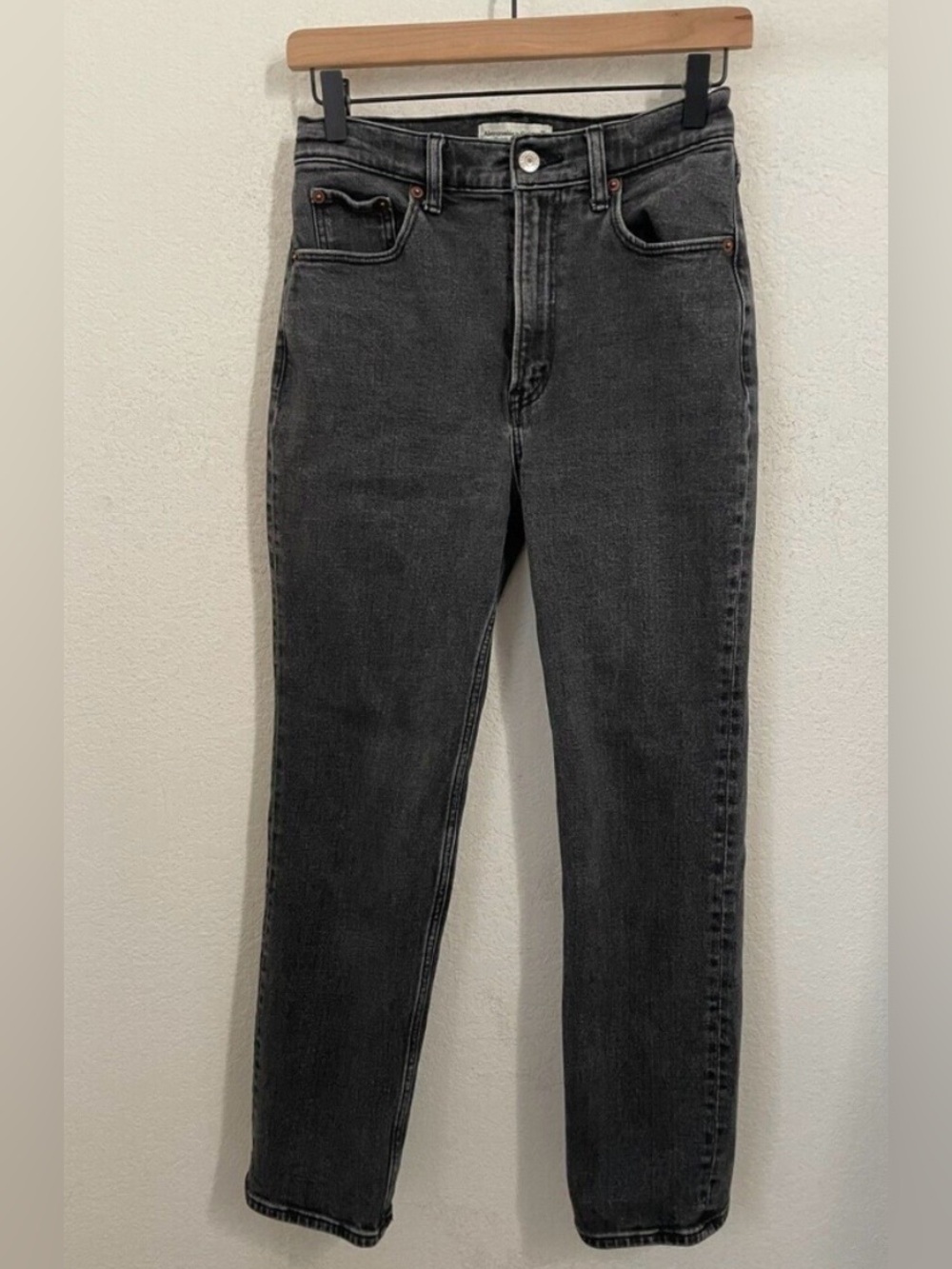Abercrombie & Fitch Noble Straight Ultra High Rise Jeans Washed Black 26